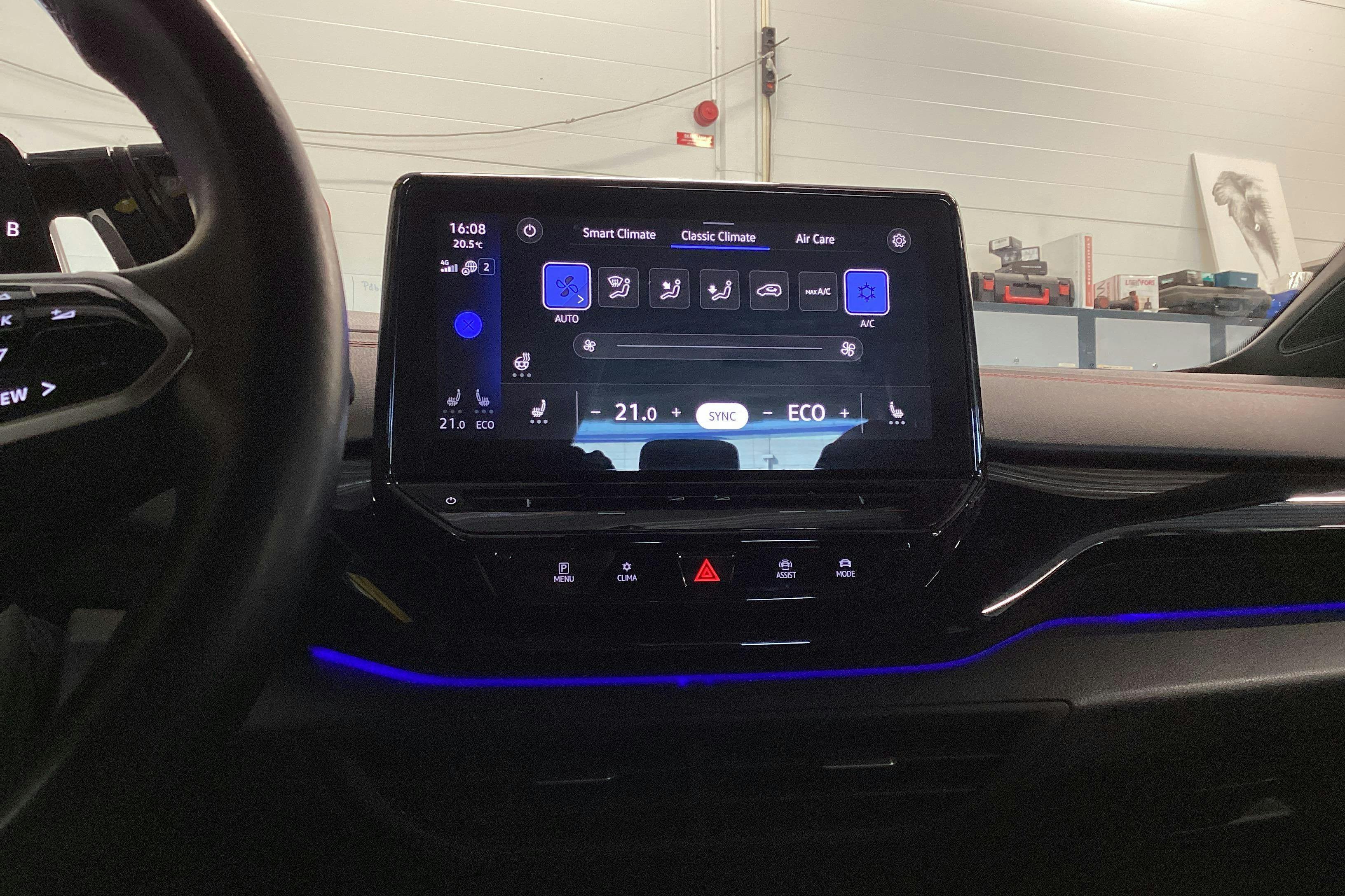 Vehicle Image 14