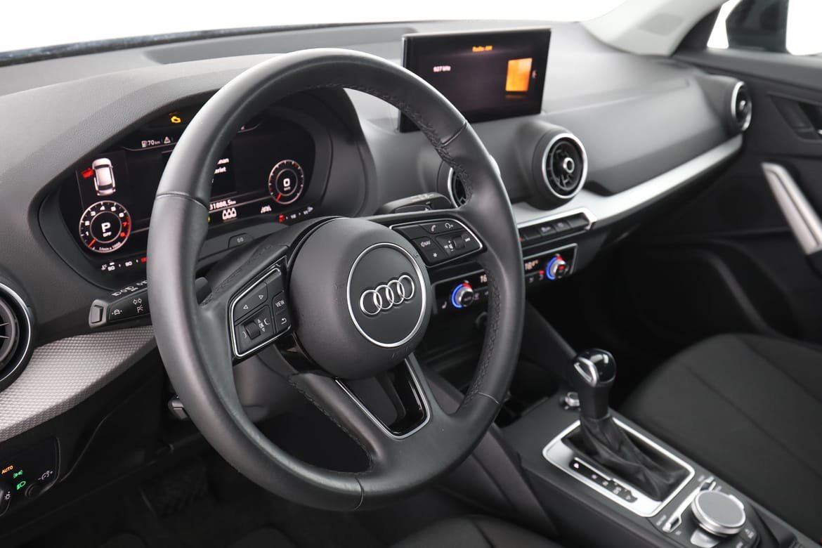 Vehicle Image 12