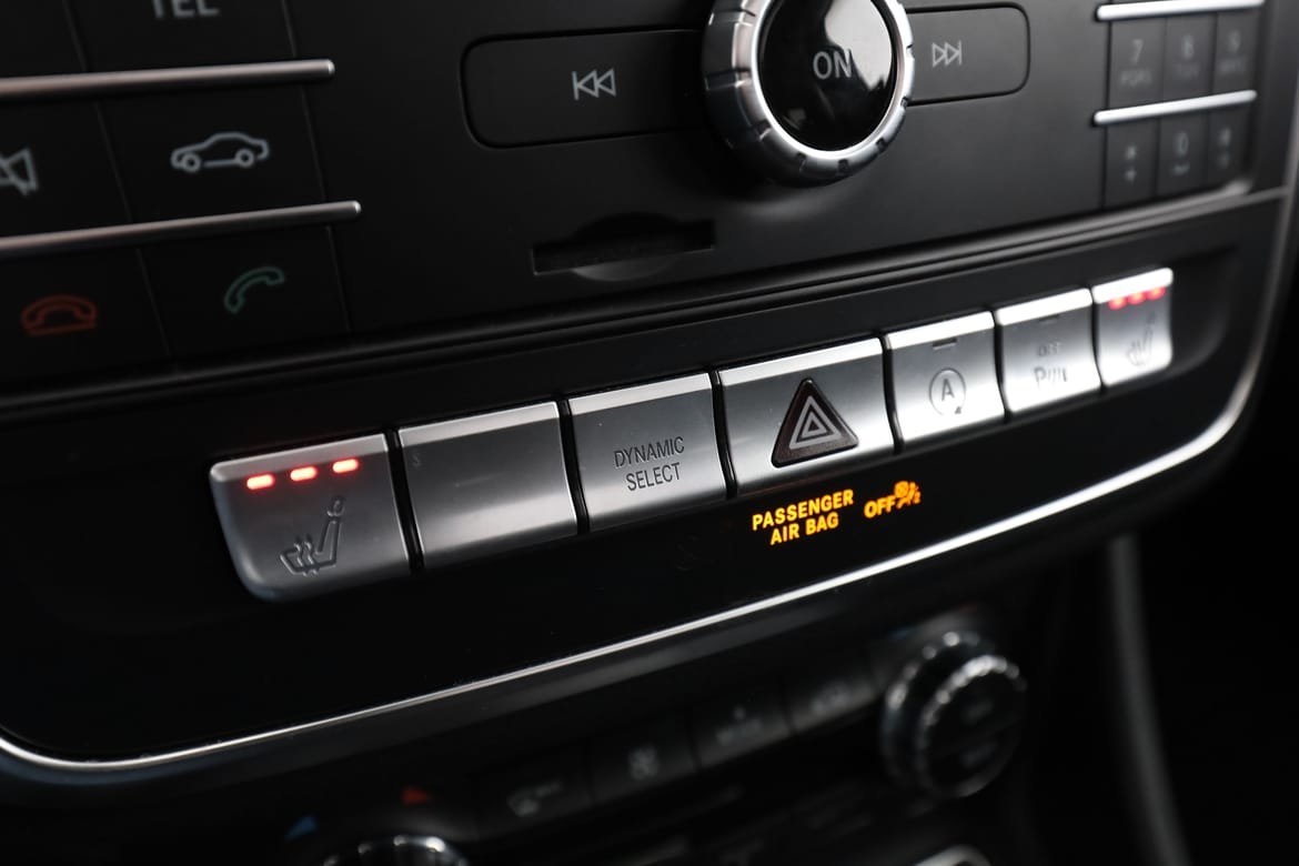 Vehicle Image 25