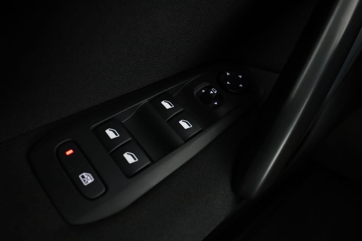 Vehicle Image 28