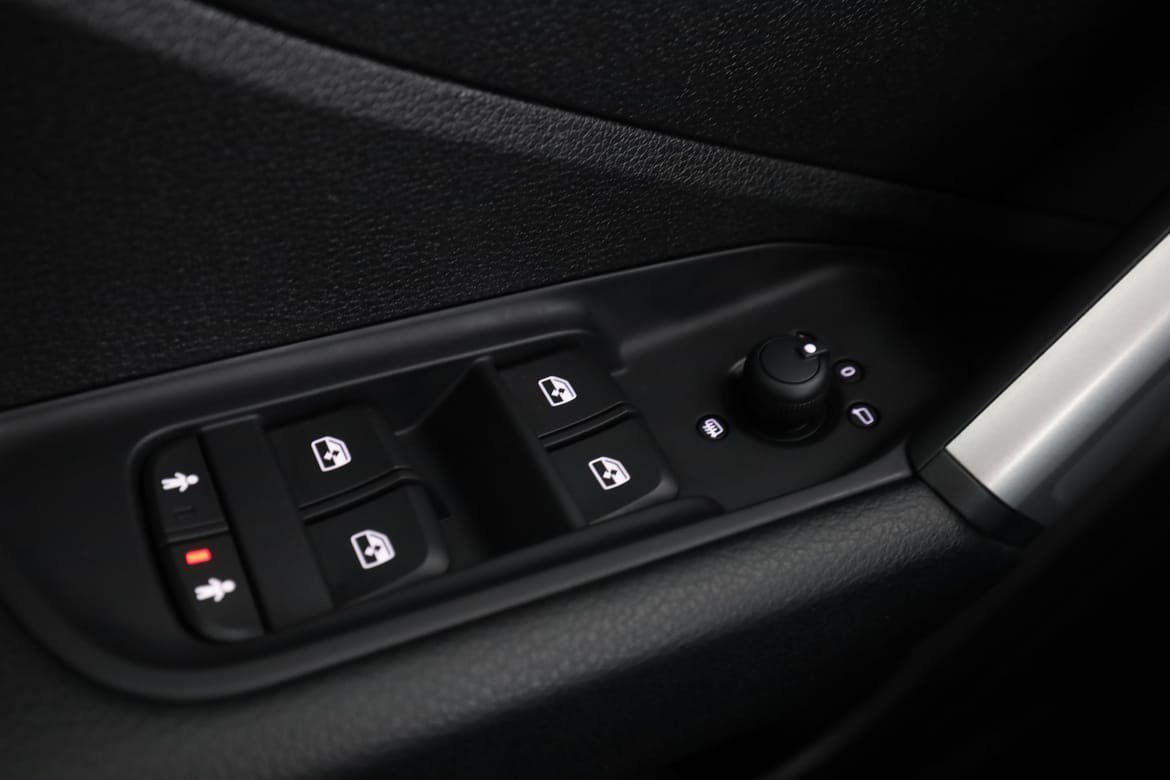 Vehicle Image 37