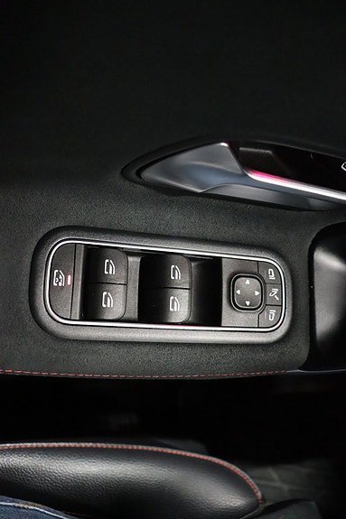 Vehicle Image 26