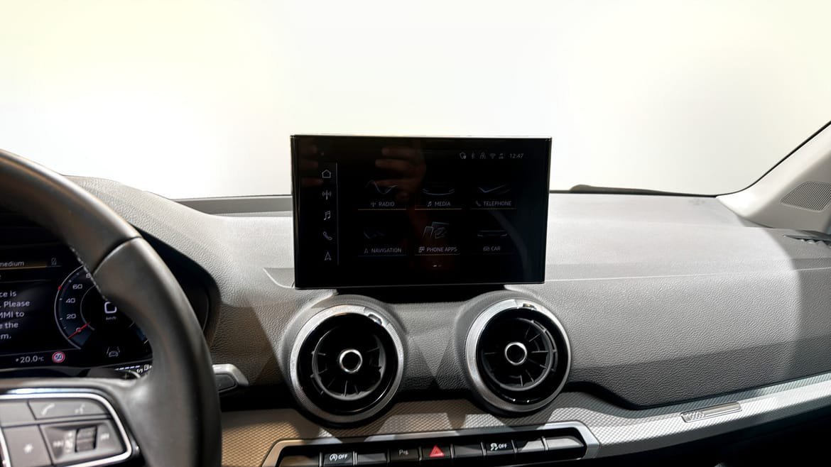 Vehicle Image 9