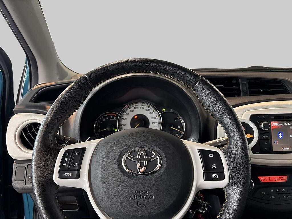 Vehicle Image 14