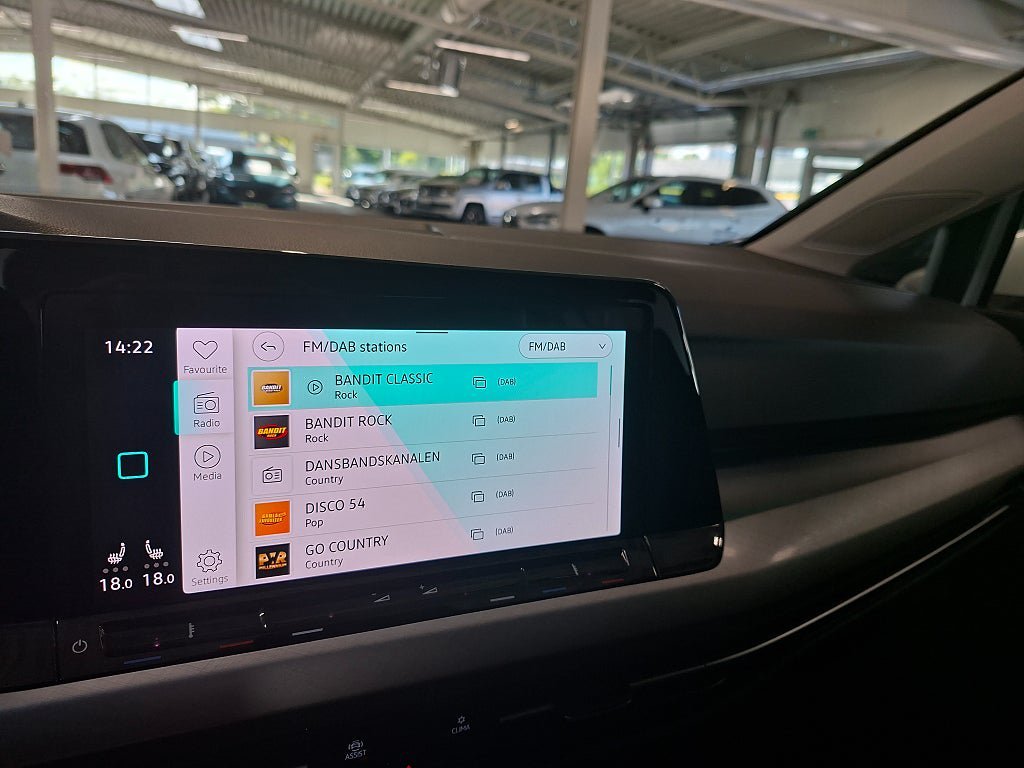 Vehicle Image 16