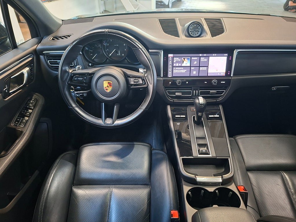 Vehicle Image 15