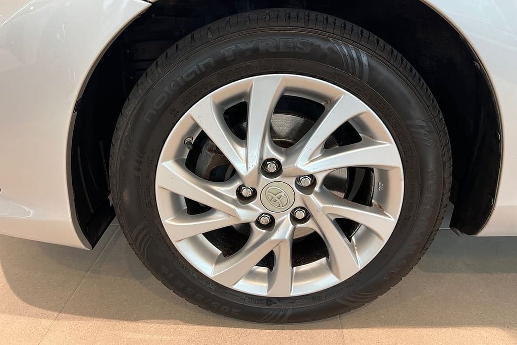 Vehicle Image 15