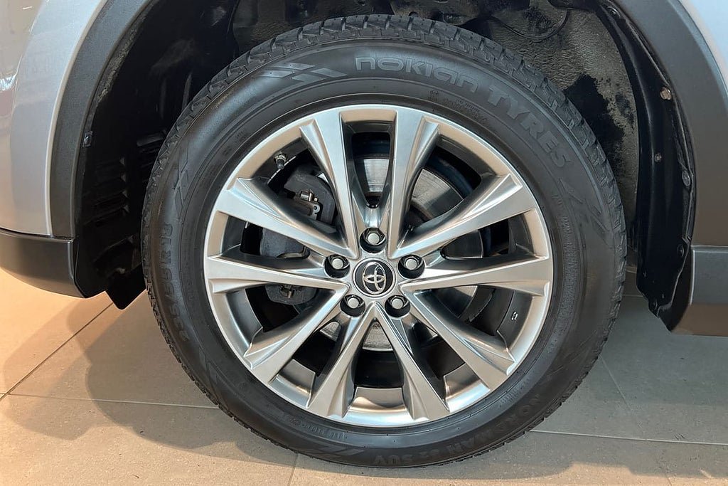Vehicle Image 17