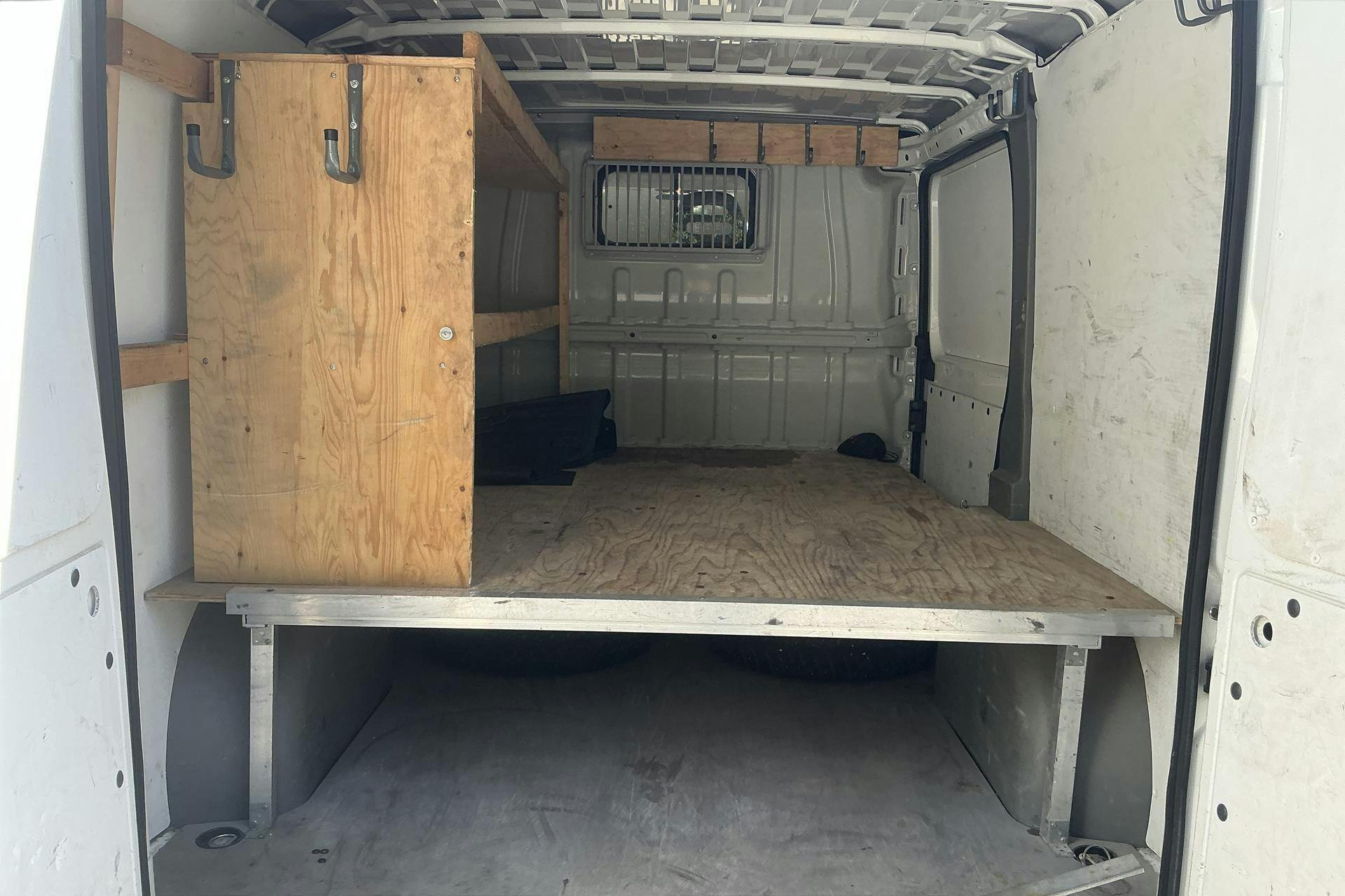 Vehicle Image 8