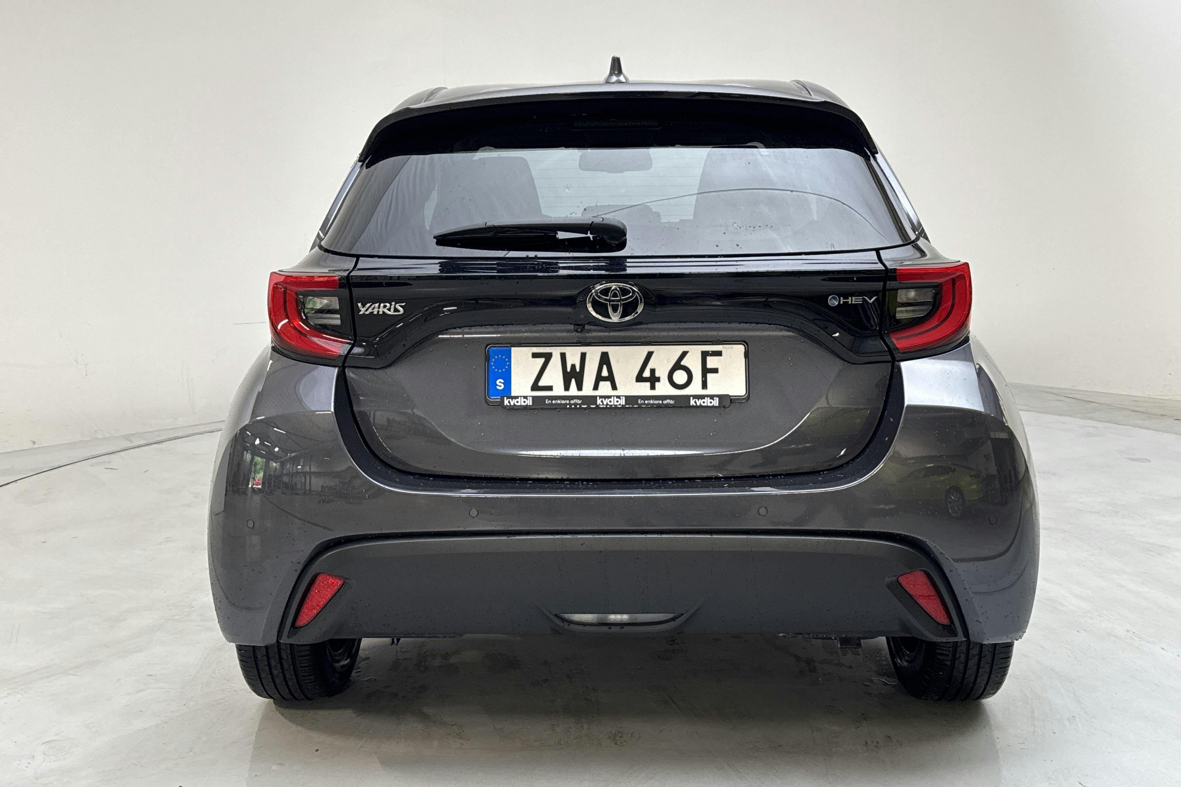 Vehicle Image 5