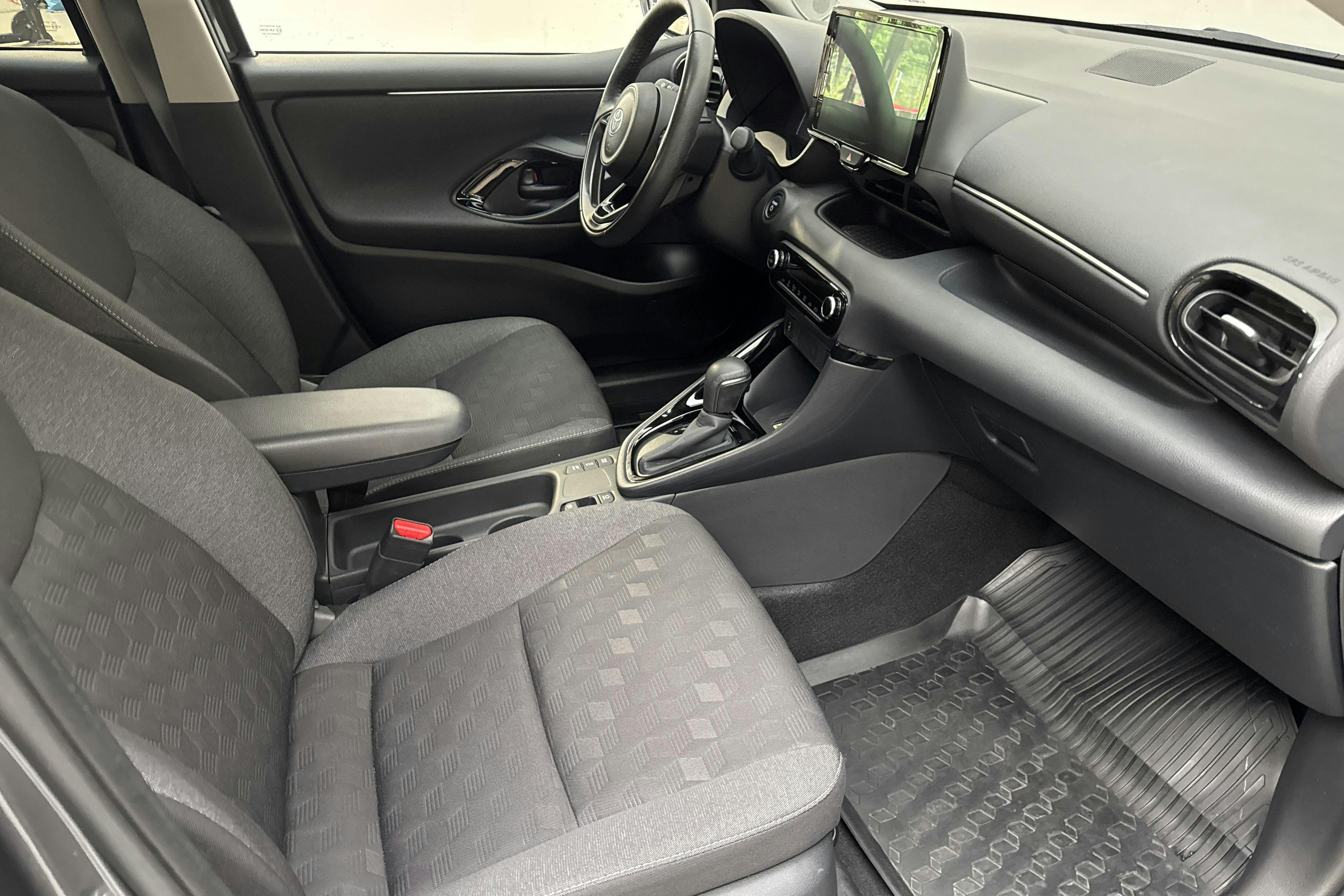 Vehicle Image 7