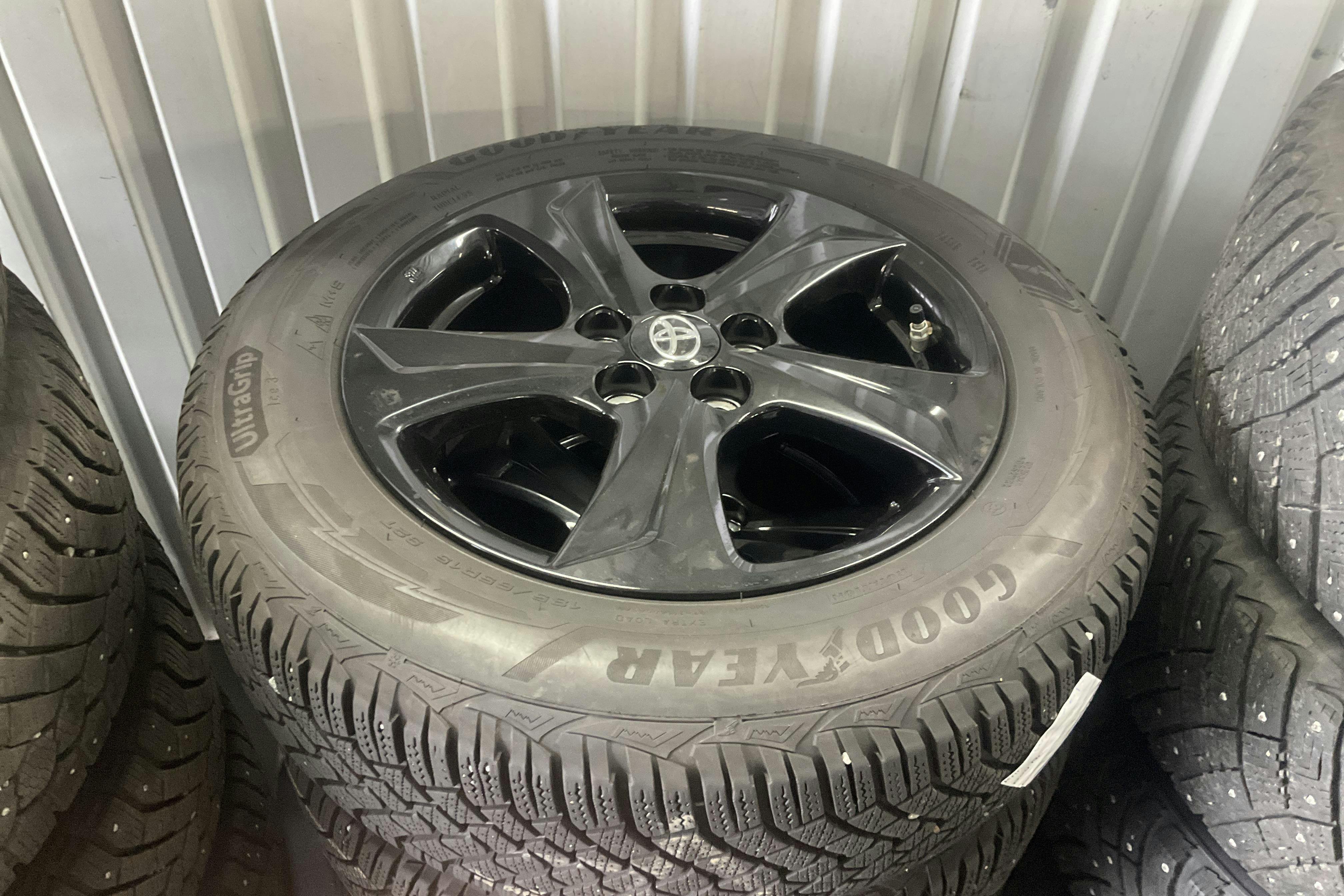 Vehicle Image 12