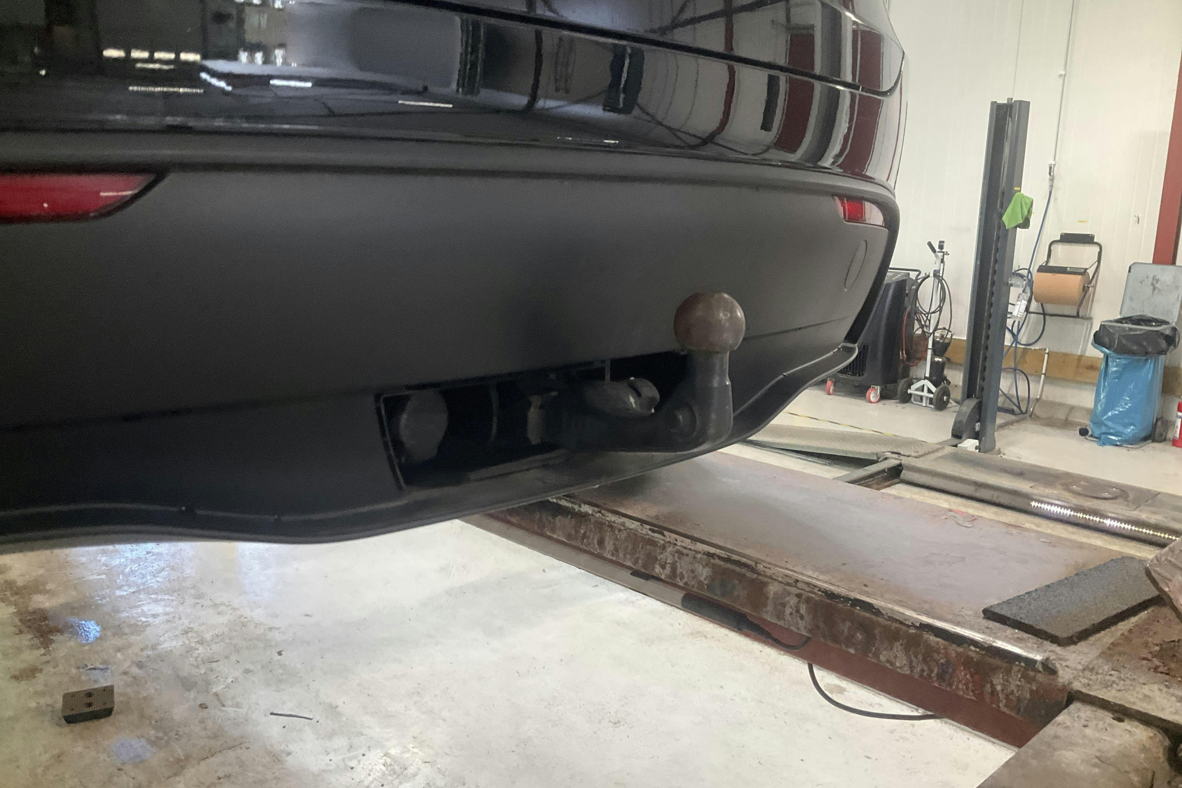 Vehicle Image 16