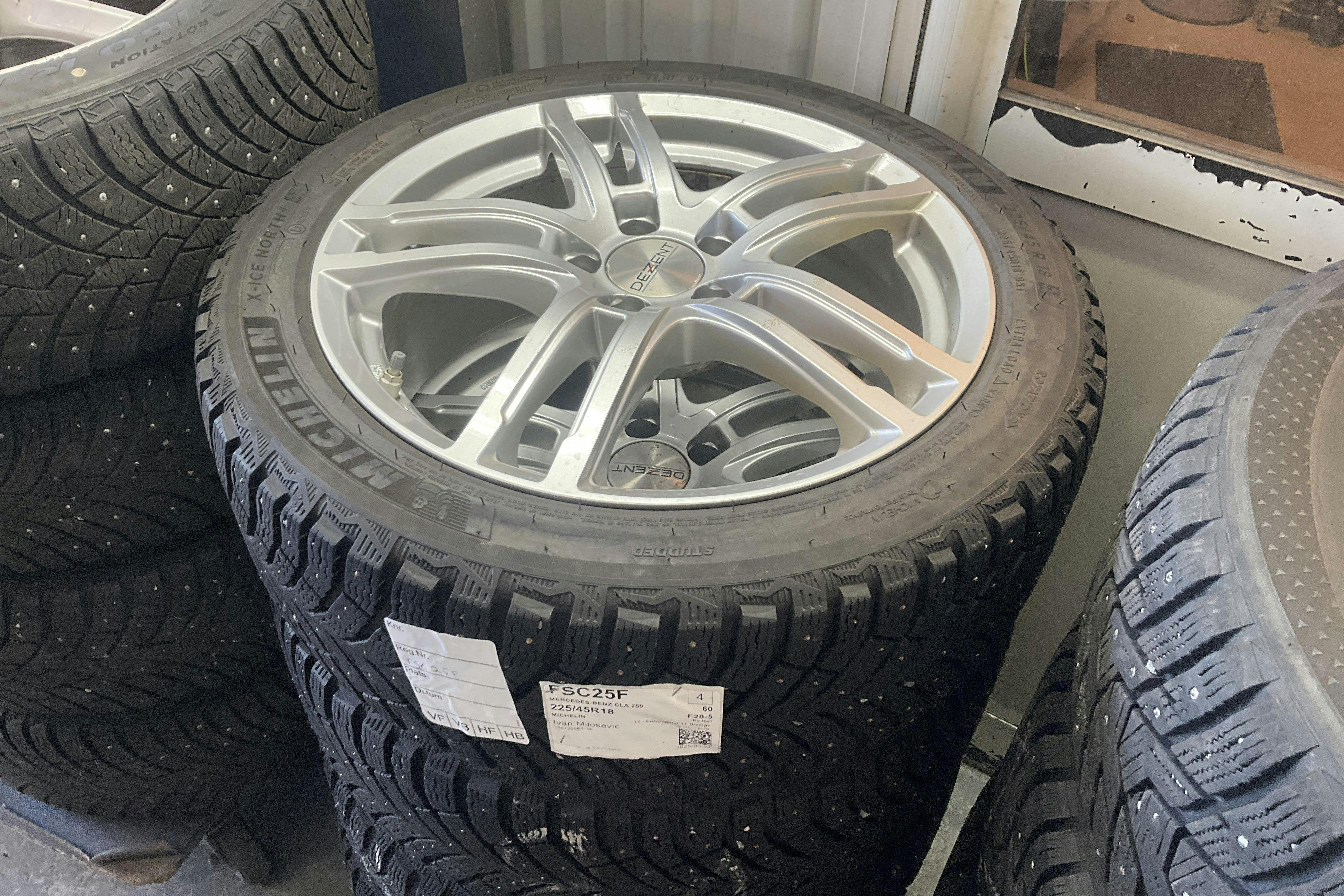Vehicle Image 16