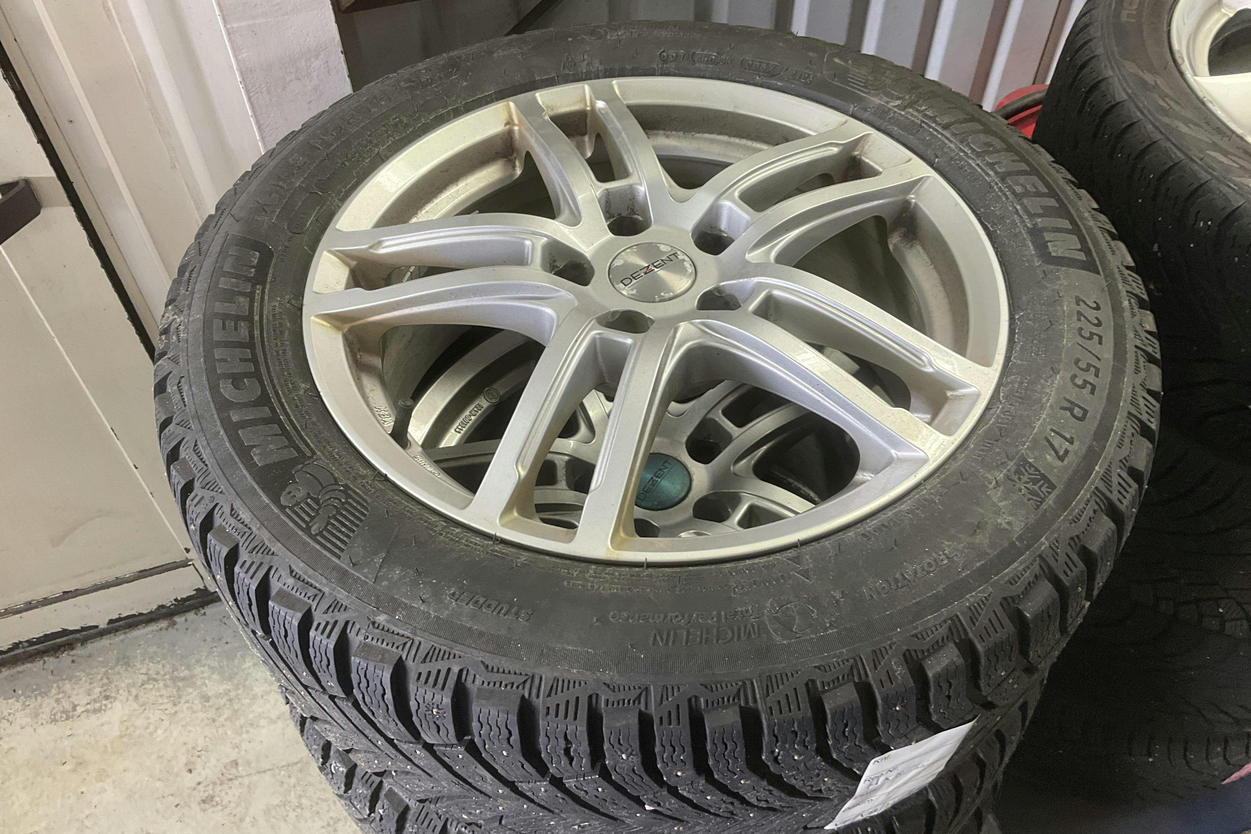 Vehicle Image 14