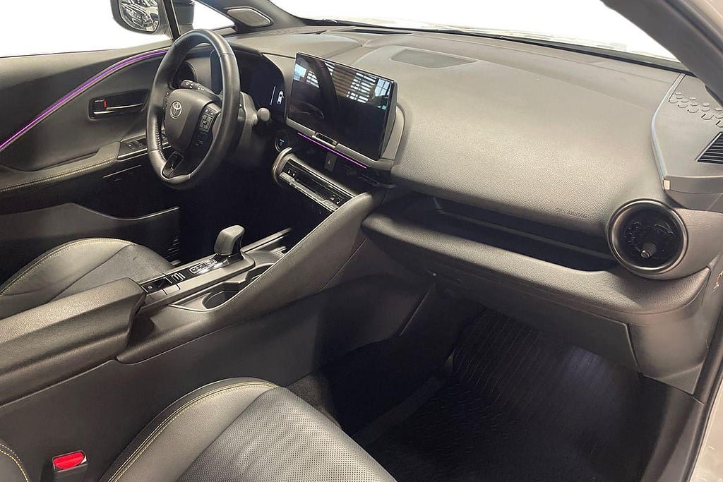 Vehicle Image 7