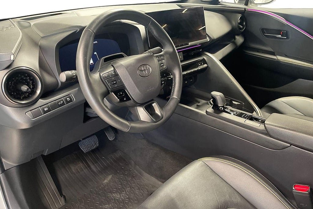 Vehicle Image 14