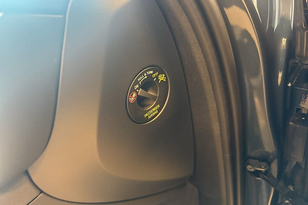 Vehicle Image 25
