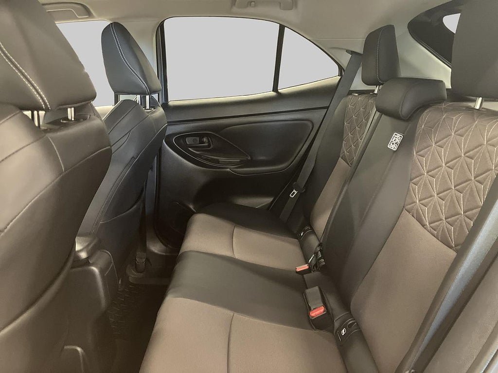 Vehicle Image 10