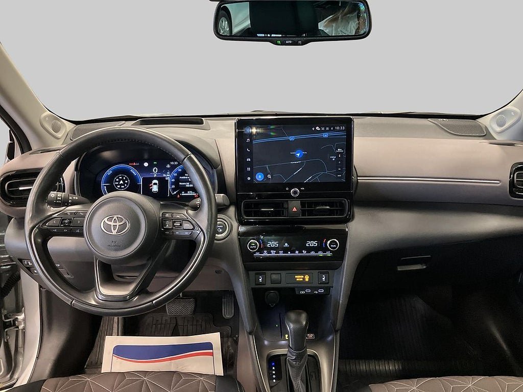 Vehicle Image 11