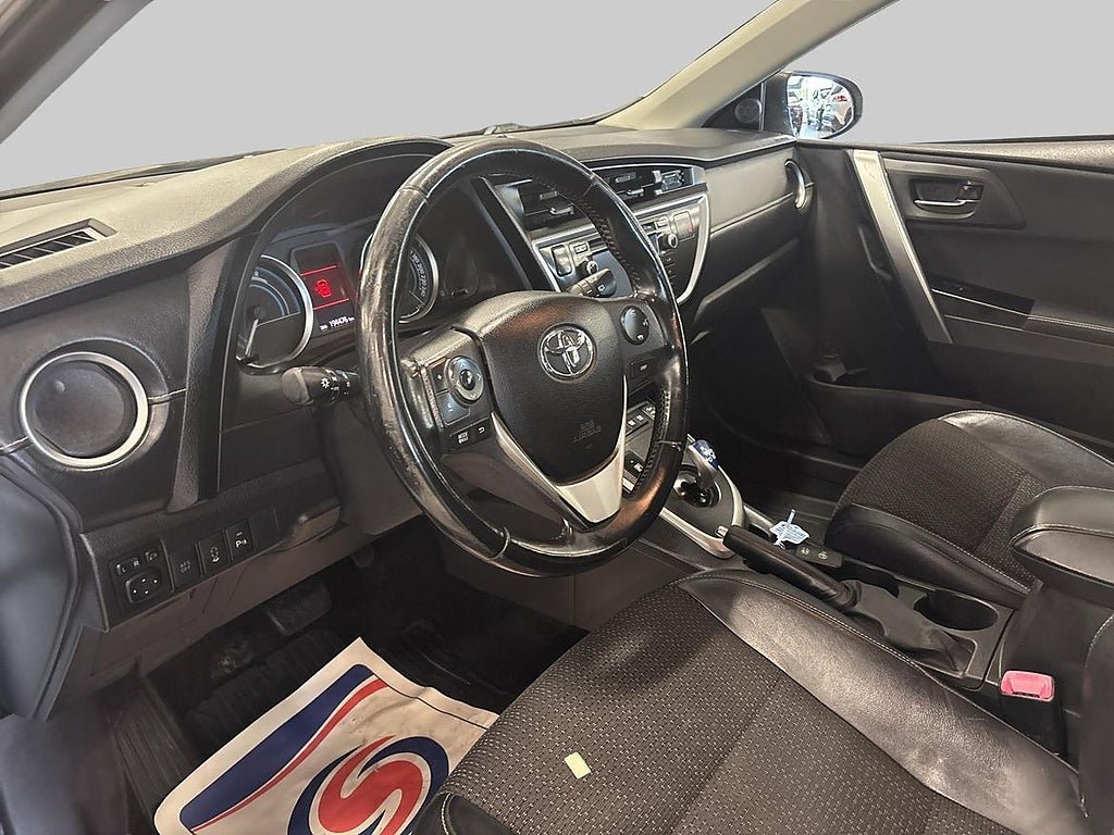 Vehicle Image 13
