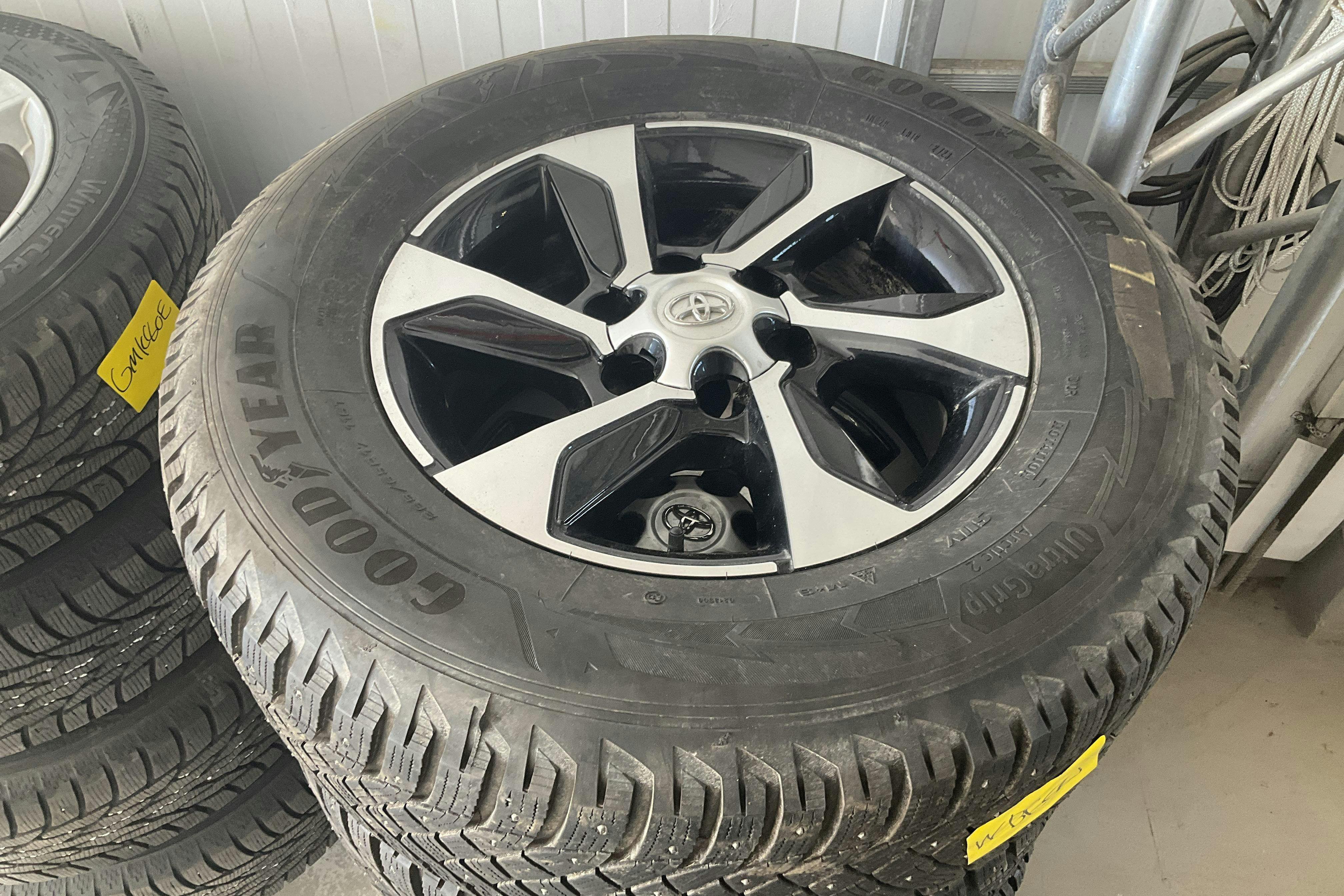 Vehicle Image 11