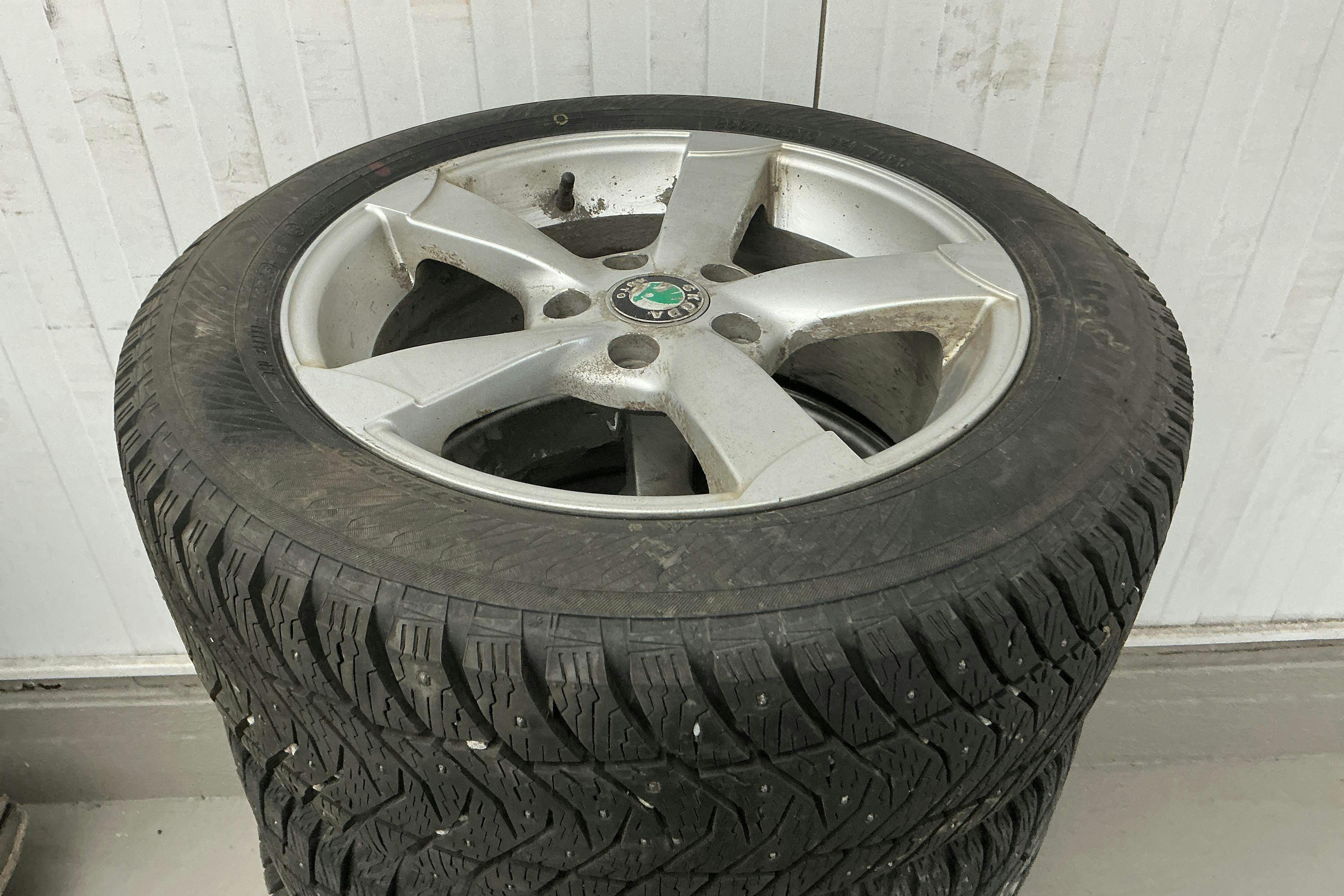 Vehicle Image 13