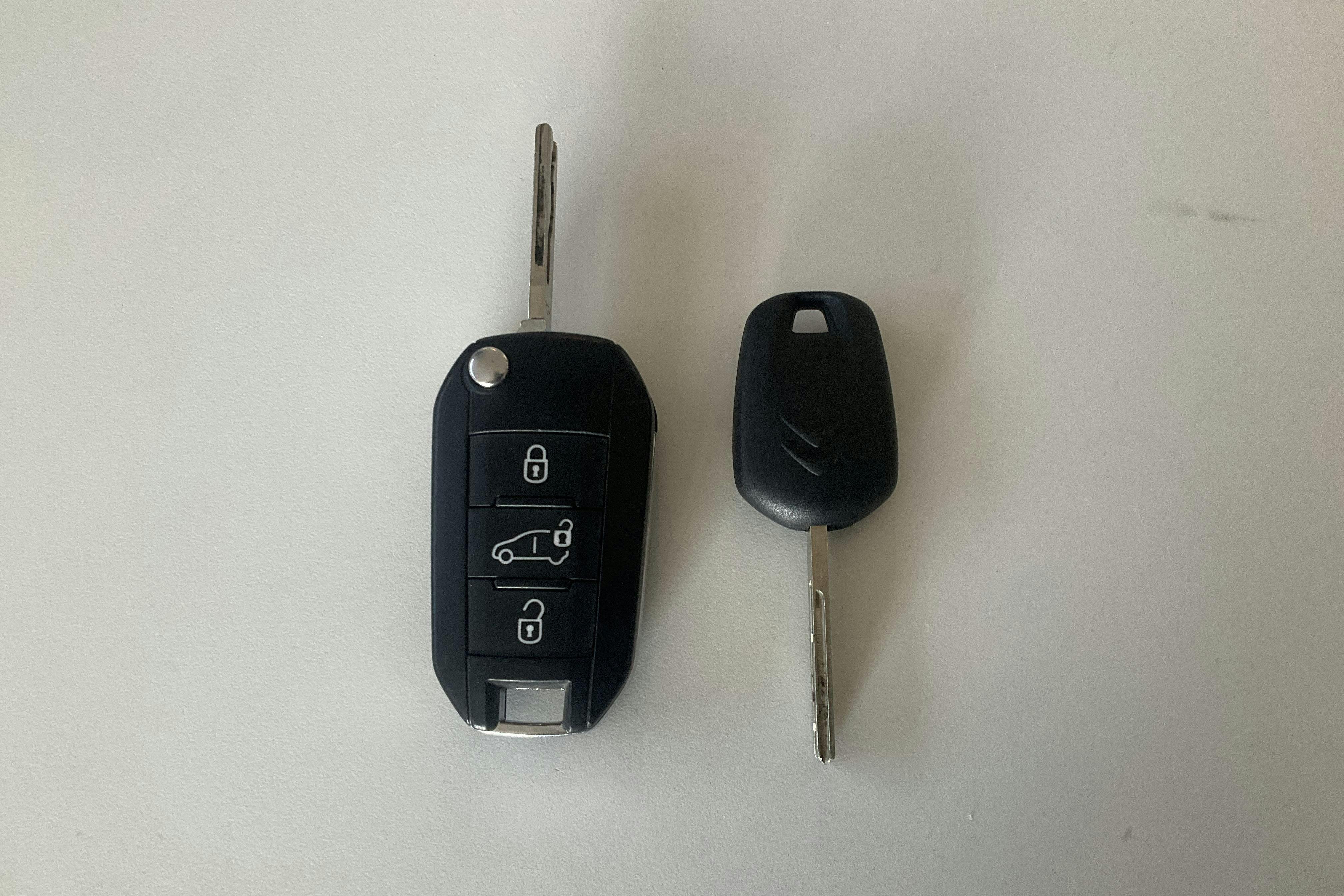 Vehicle Image 18