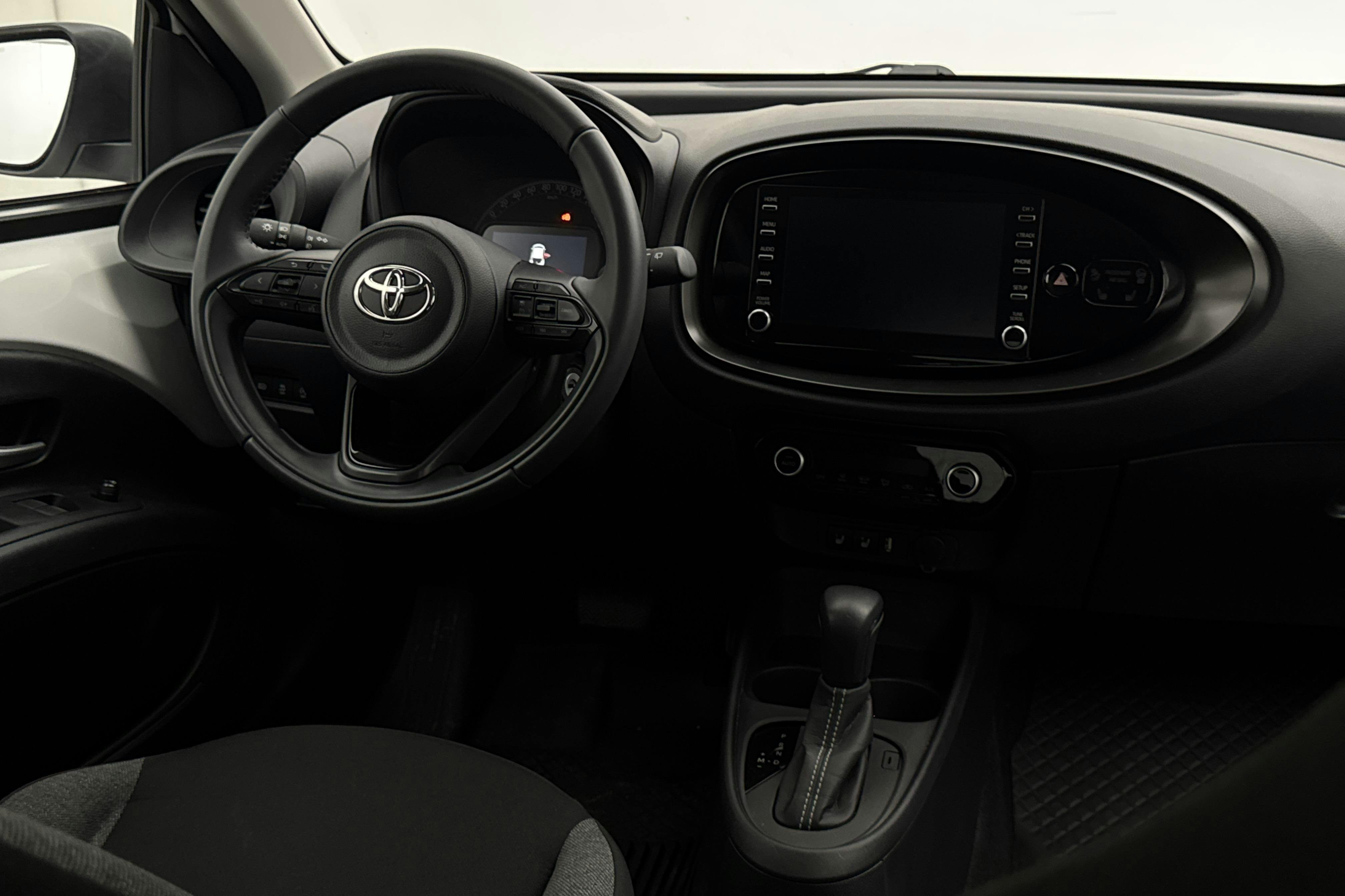 Vehicle Image 14