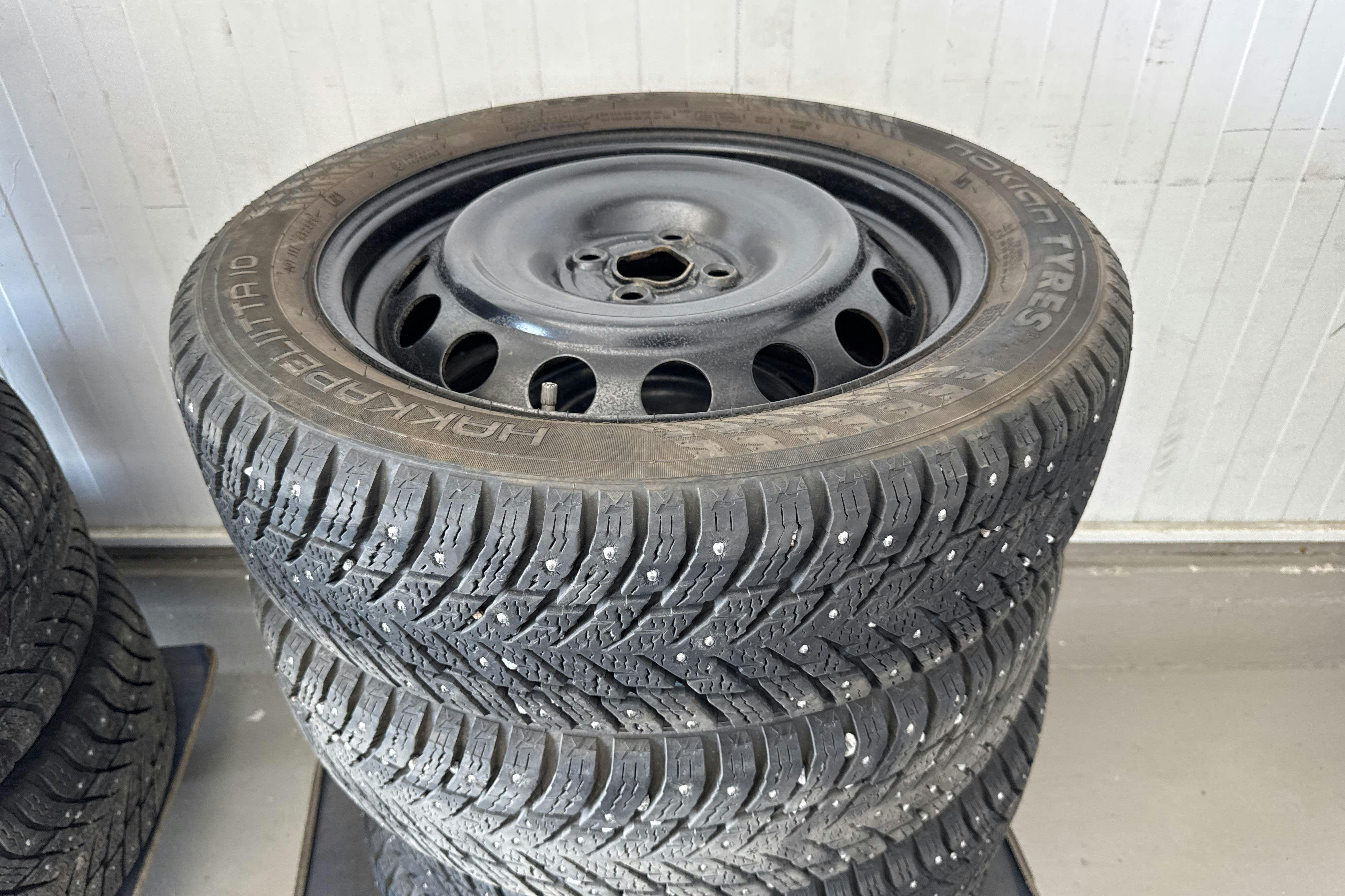 Vehicle Image 16