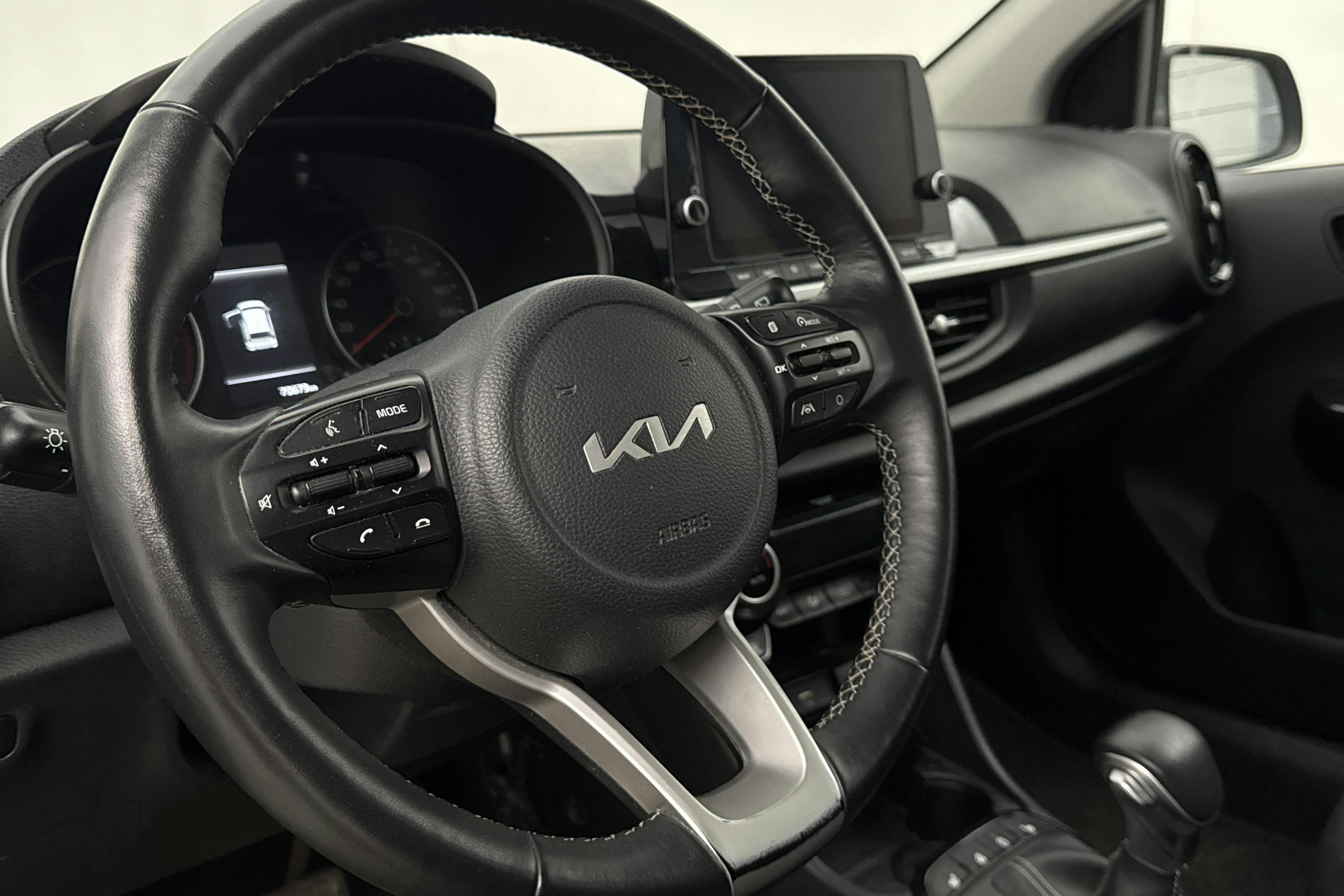 Vehicle Image 15