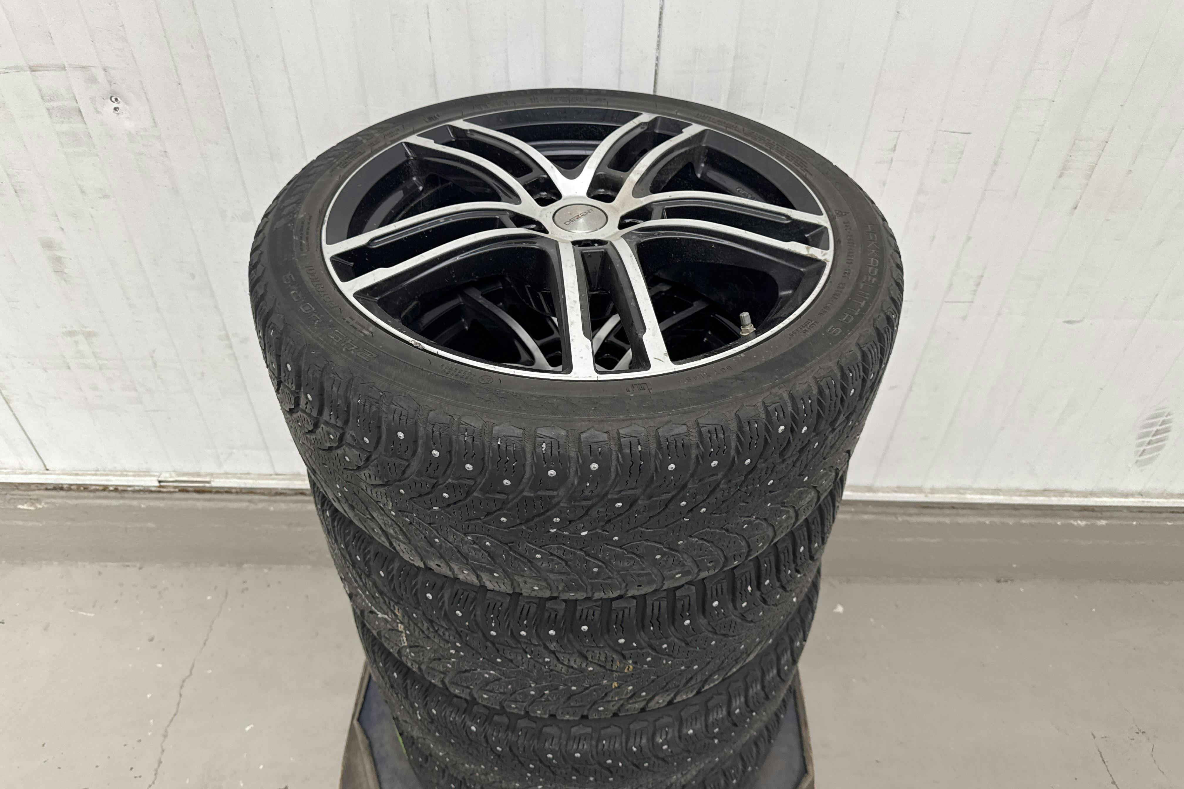 Vehicle Image 19