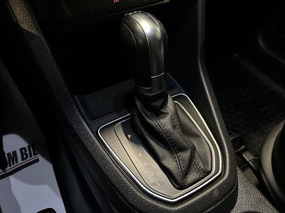 Vehicle Image 27
