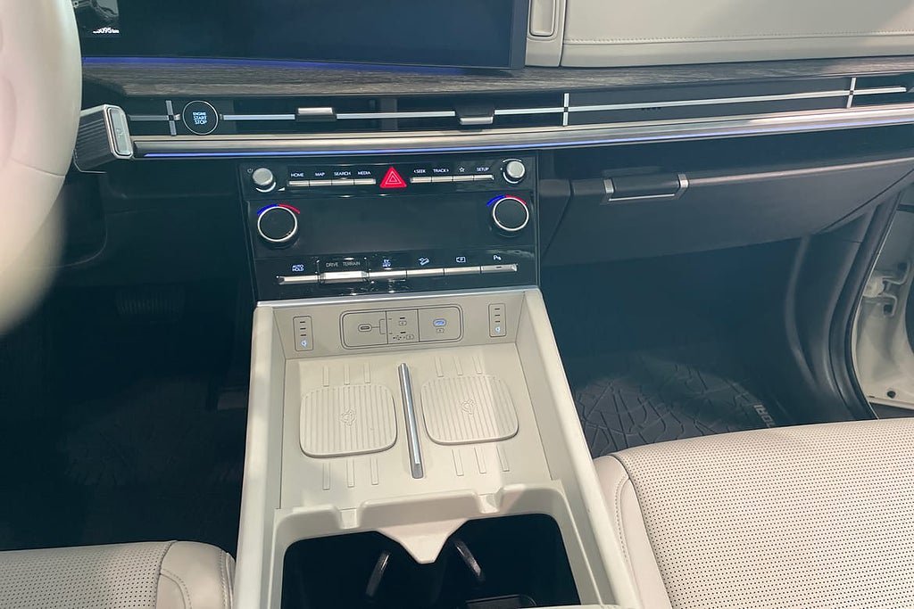 Vehicle Image 15