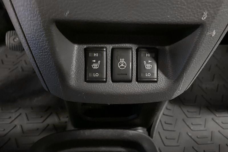 Vehicle Image 17
