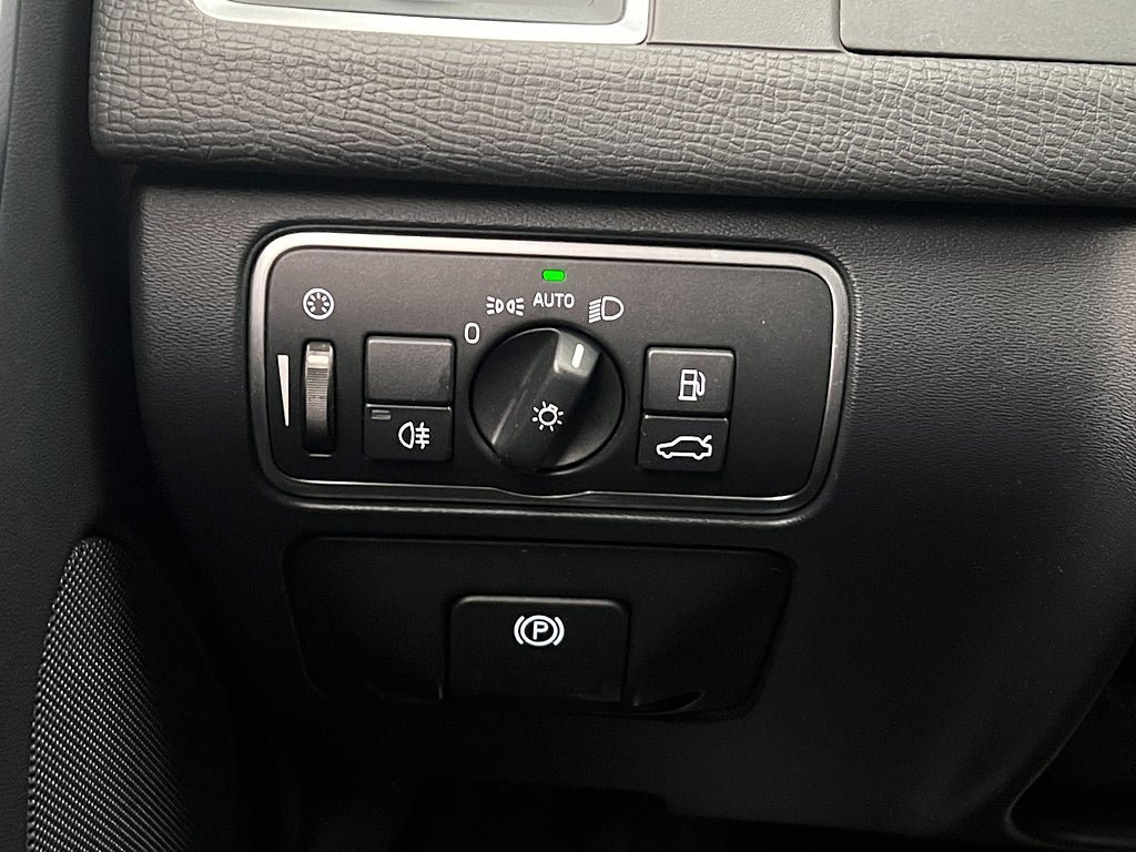 Vehicle Image 29