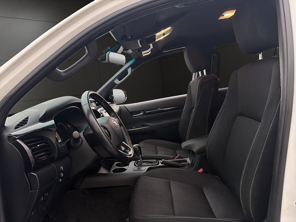 Vehicle Image 15