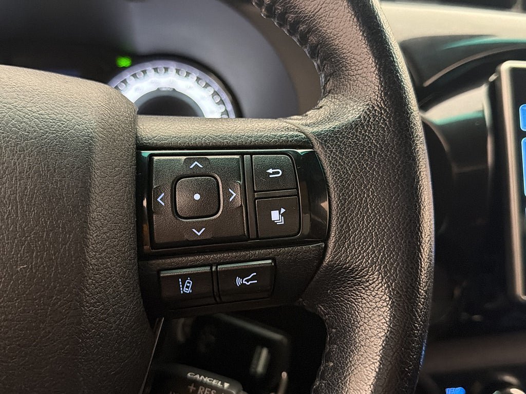Vehicle Image 21