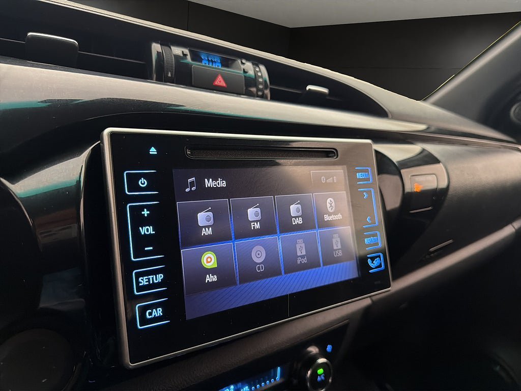 Vehicle Image 25
