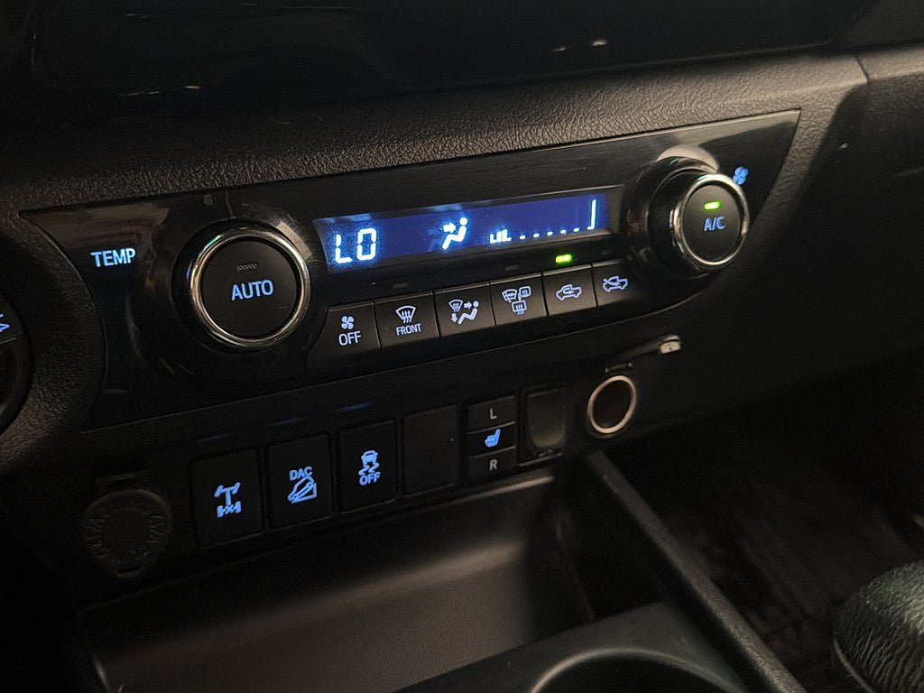 Vehicle Image 26