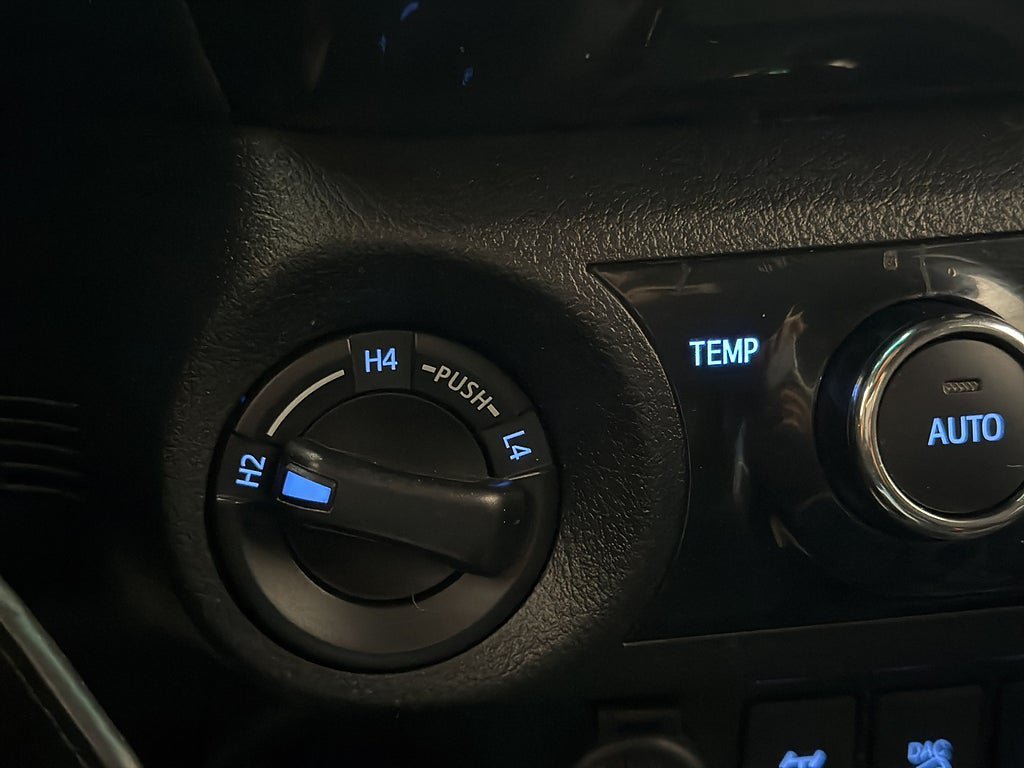 Vehicle Image 27