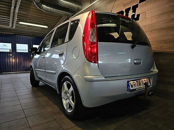 Vehicle Image 13