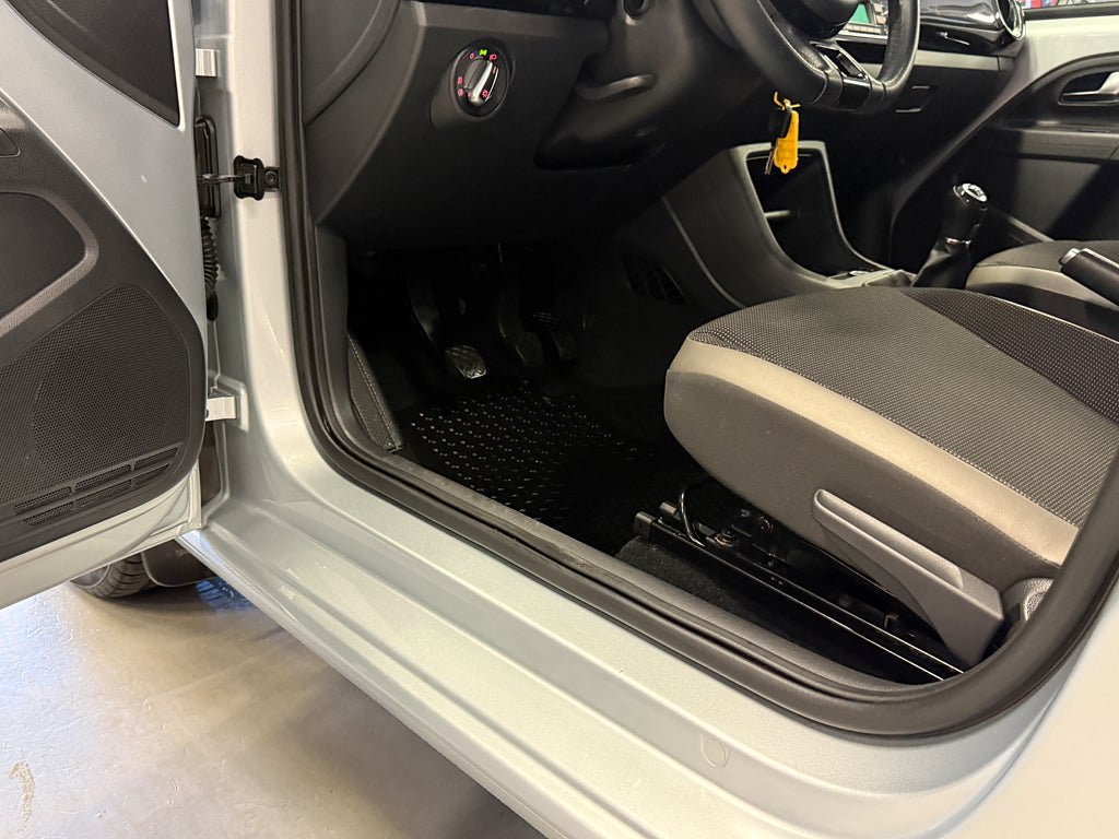 Vehicle Image 14