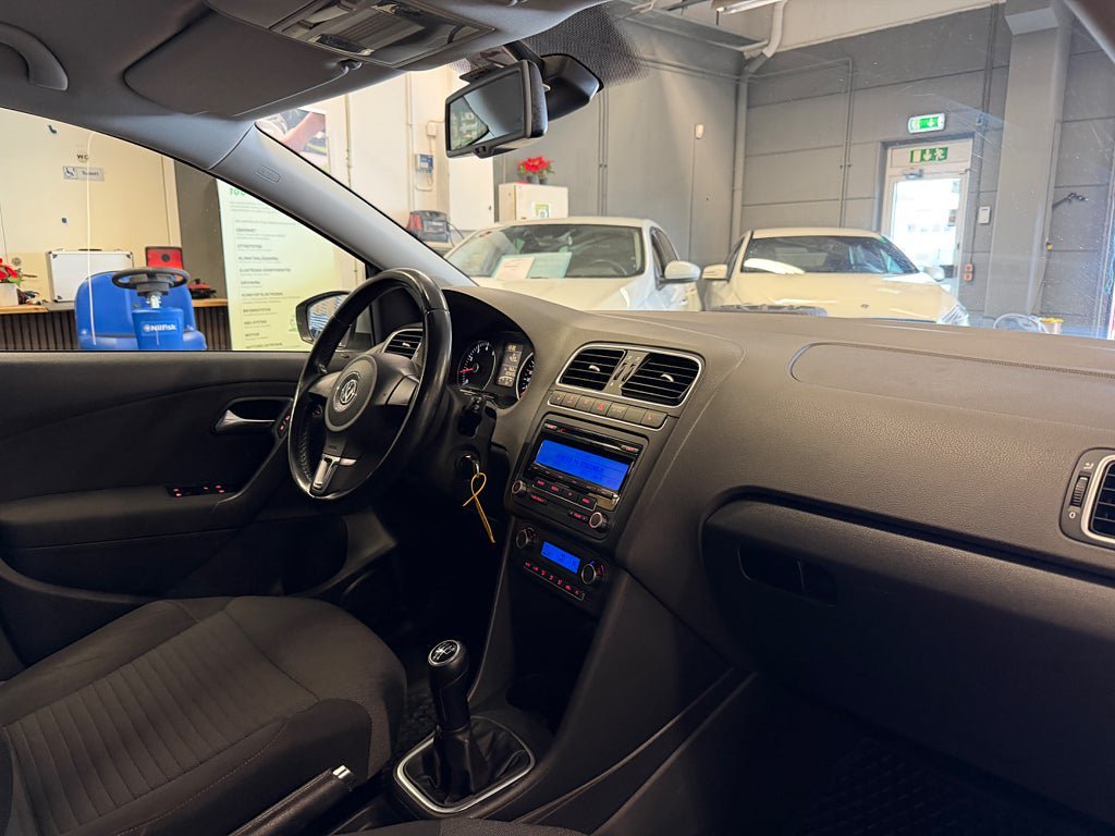 Vehicle Image 17