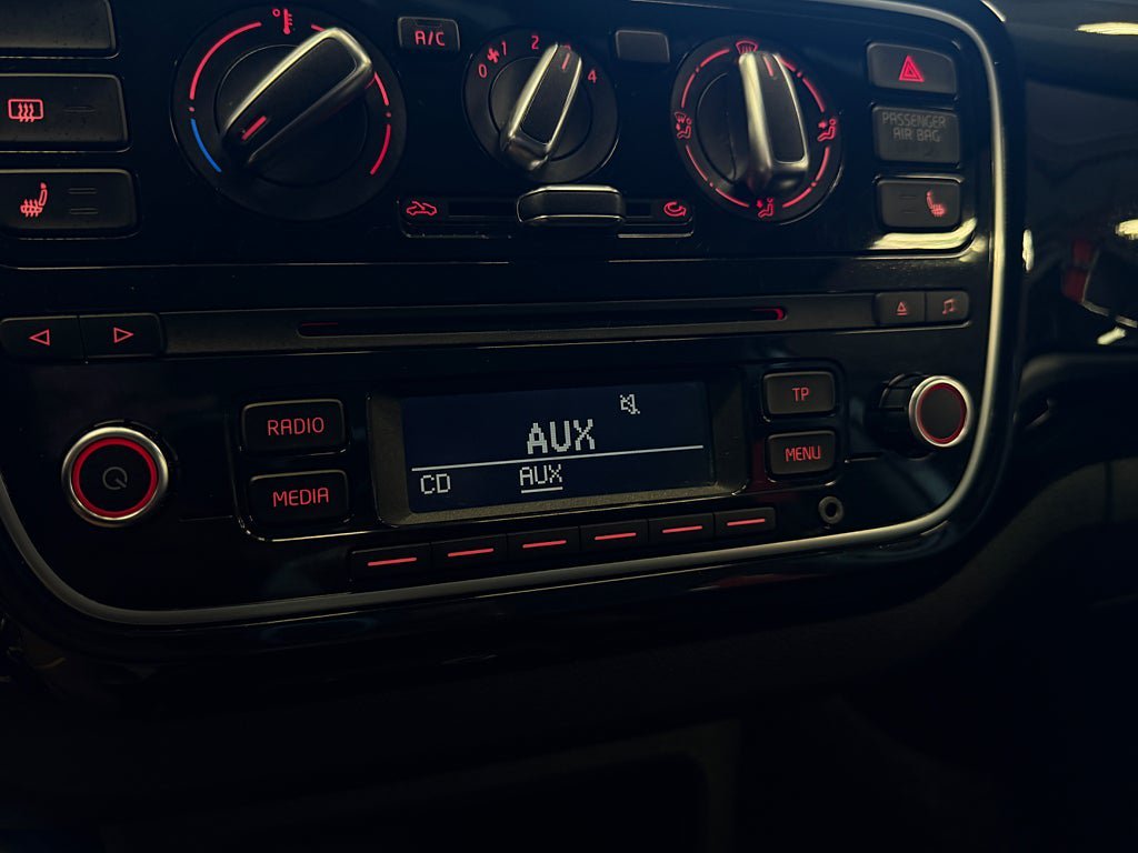 Vehicle Image 21