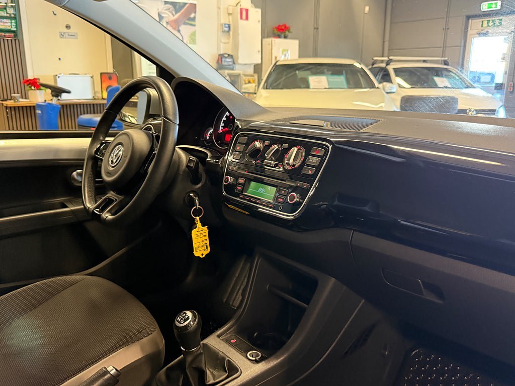 Vehicle Image 28