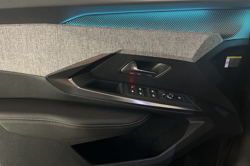 Vehicle Image 40