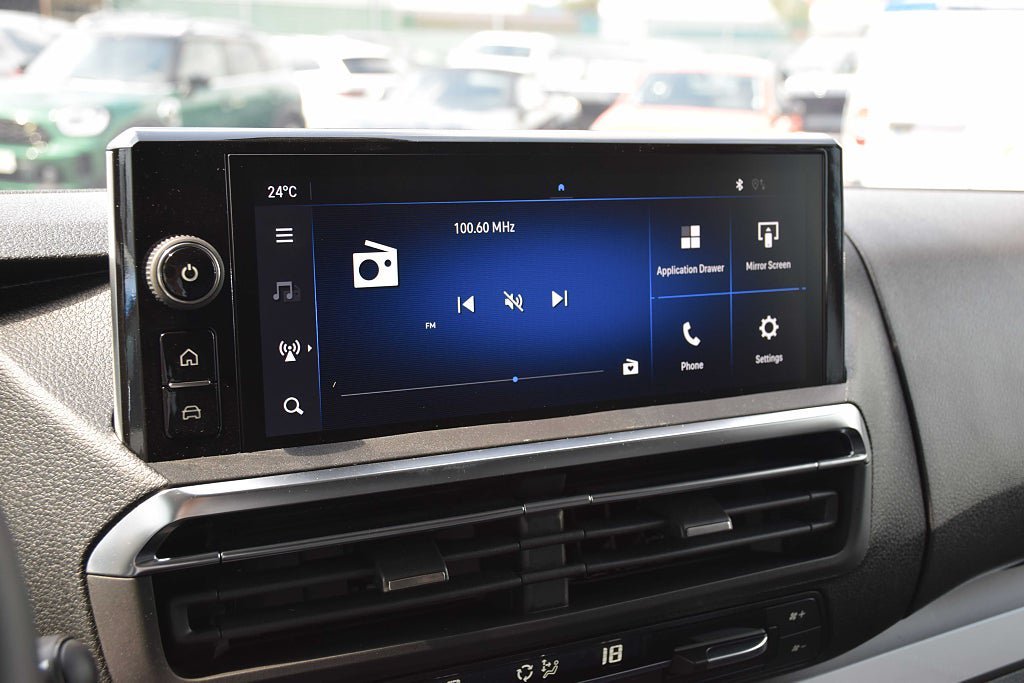 Vehicle Image 19