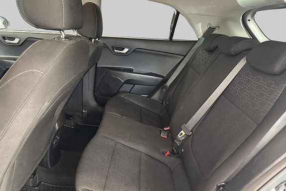 Vehicle Image 17