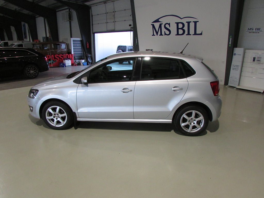 Vehicle Image 8